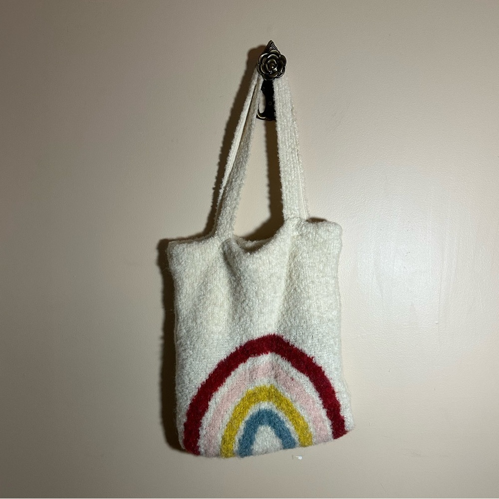 🌈 Free People Rainbow Carry On Fuzzy Scarf & Tote Bag Set – Excellent Condition - Picture 4 of 7